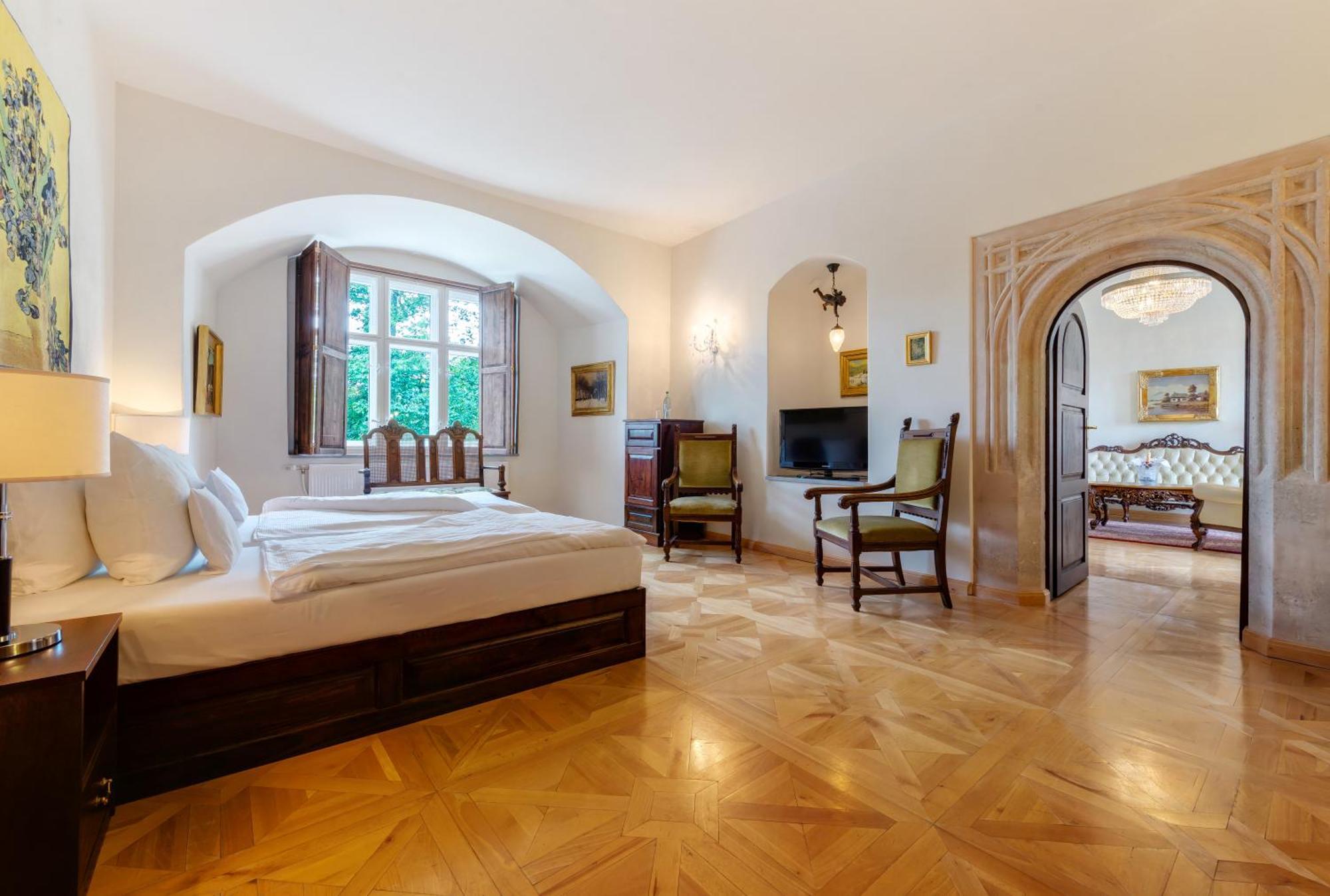 Schloss Purschenstein Neuhausen  Rum bild